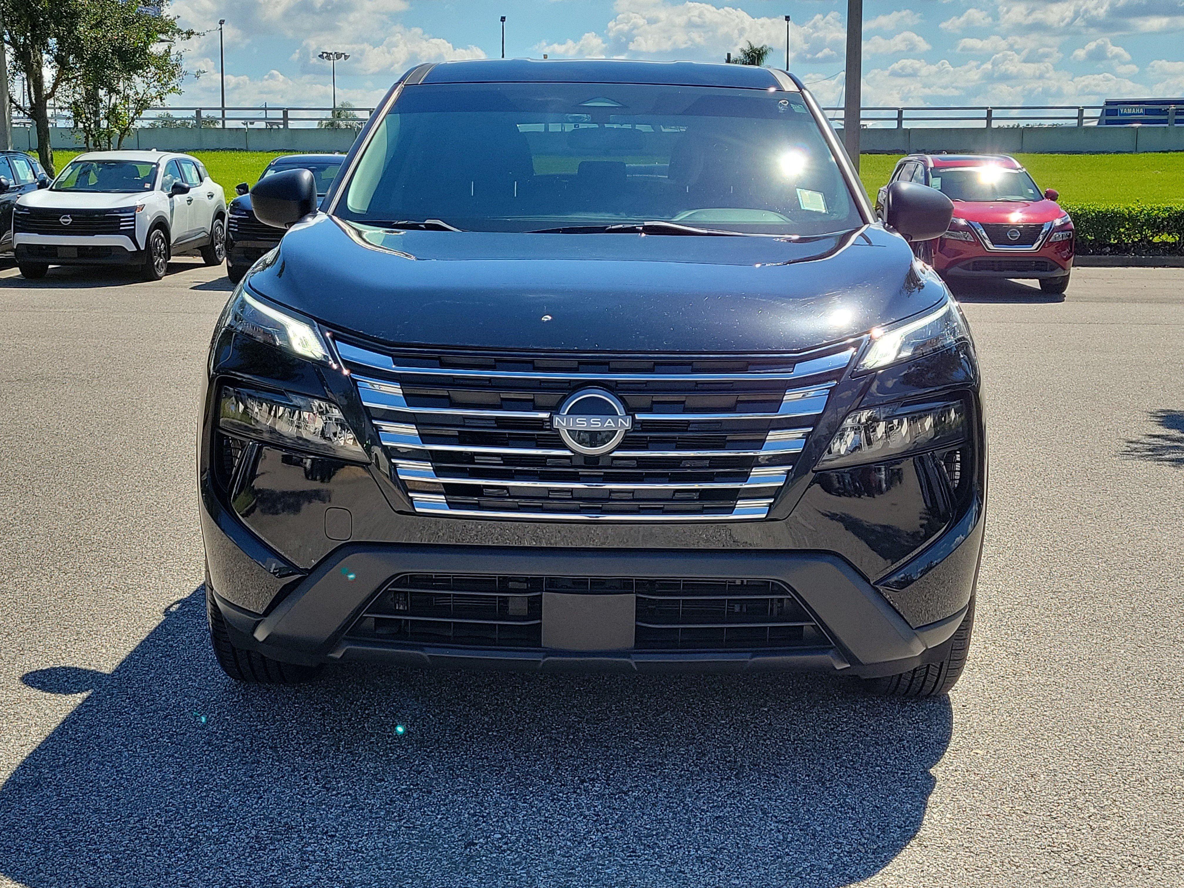 Certified 2024 Nissan Rogue S FWD image 2