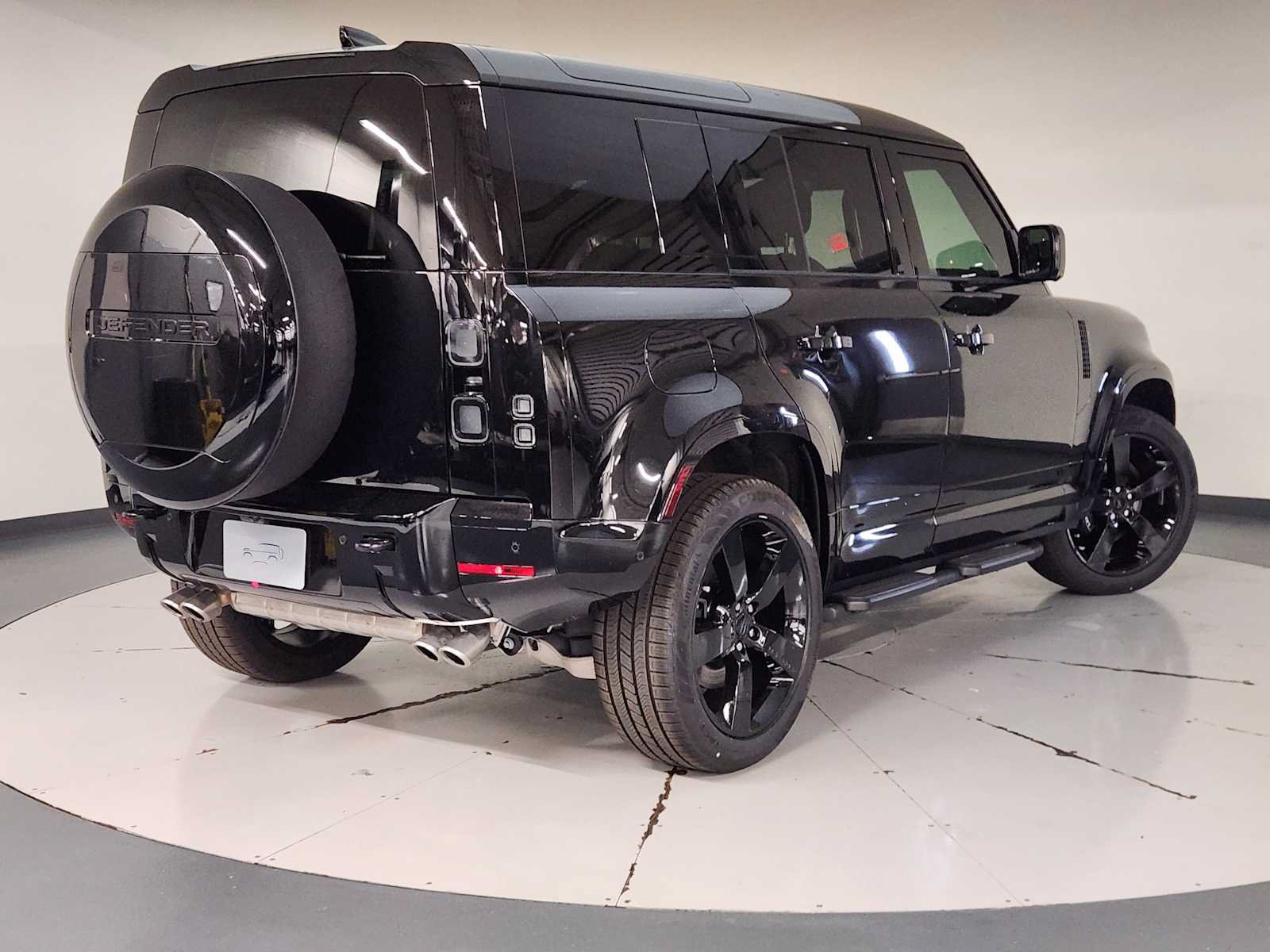 New 2026 Land Rover Defender 110 V8 AWD/4WD image 2