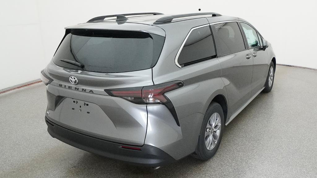 New 2026 Toyota Sienna LE FWD image 11