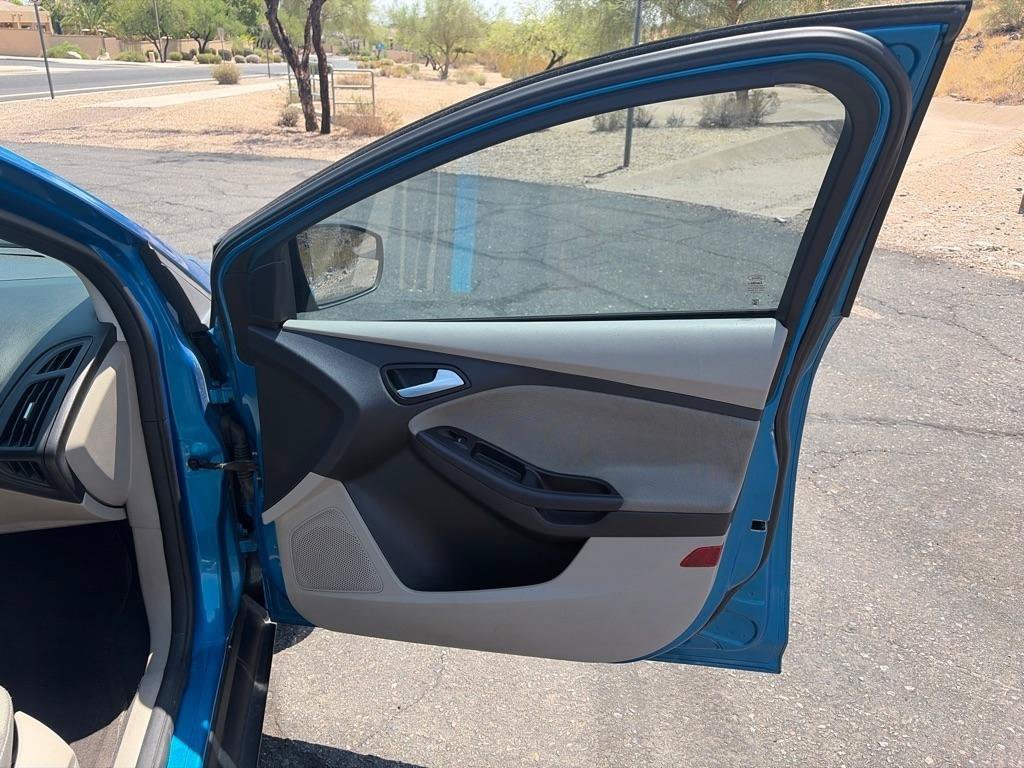 Used 2014 Ford Focus SE FWD image 21