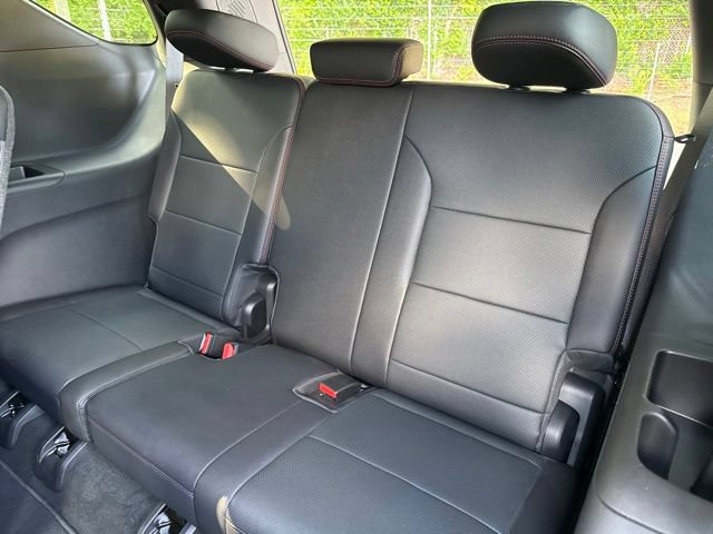 Used 2026 Chevrolet Traverse RS FWD image 24