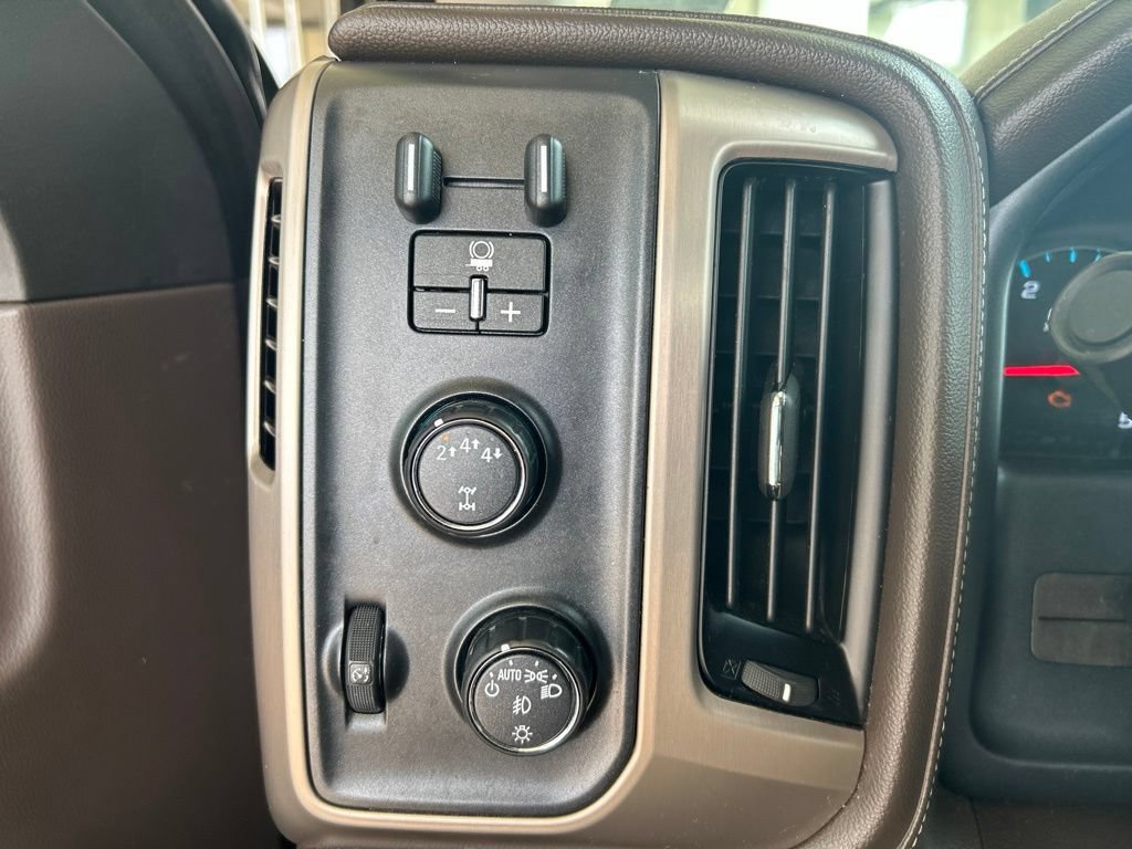 Used 2018 GMC Sierra 2500 Denali w/ Duramax Plus Package AWD/4WD image 27