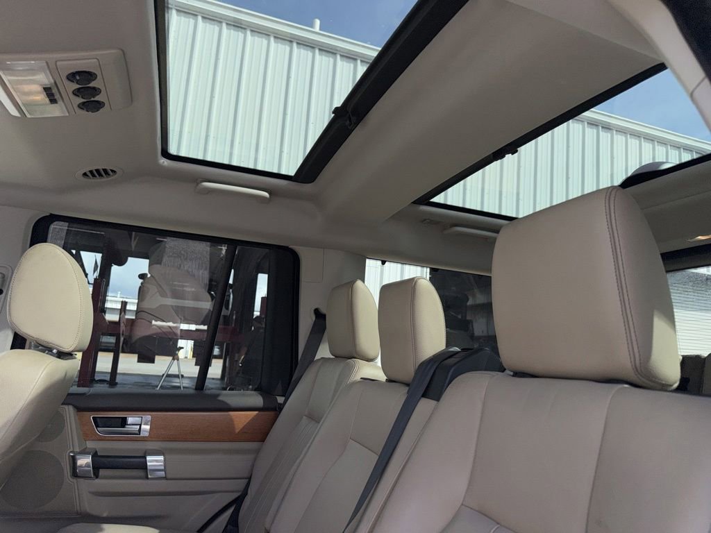 Used 2015 Land Rover LR4 HSE AWD/4WD image 21