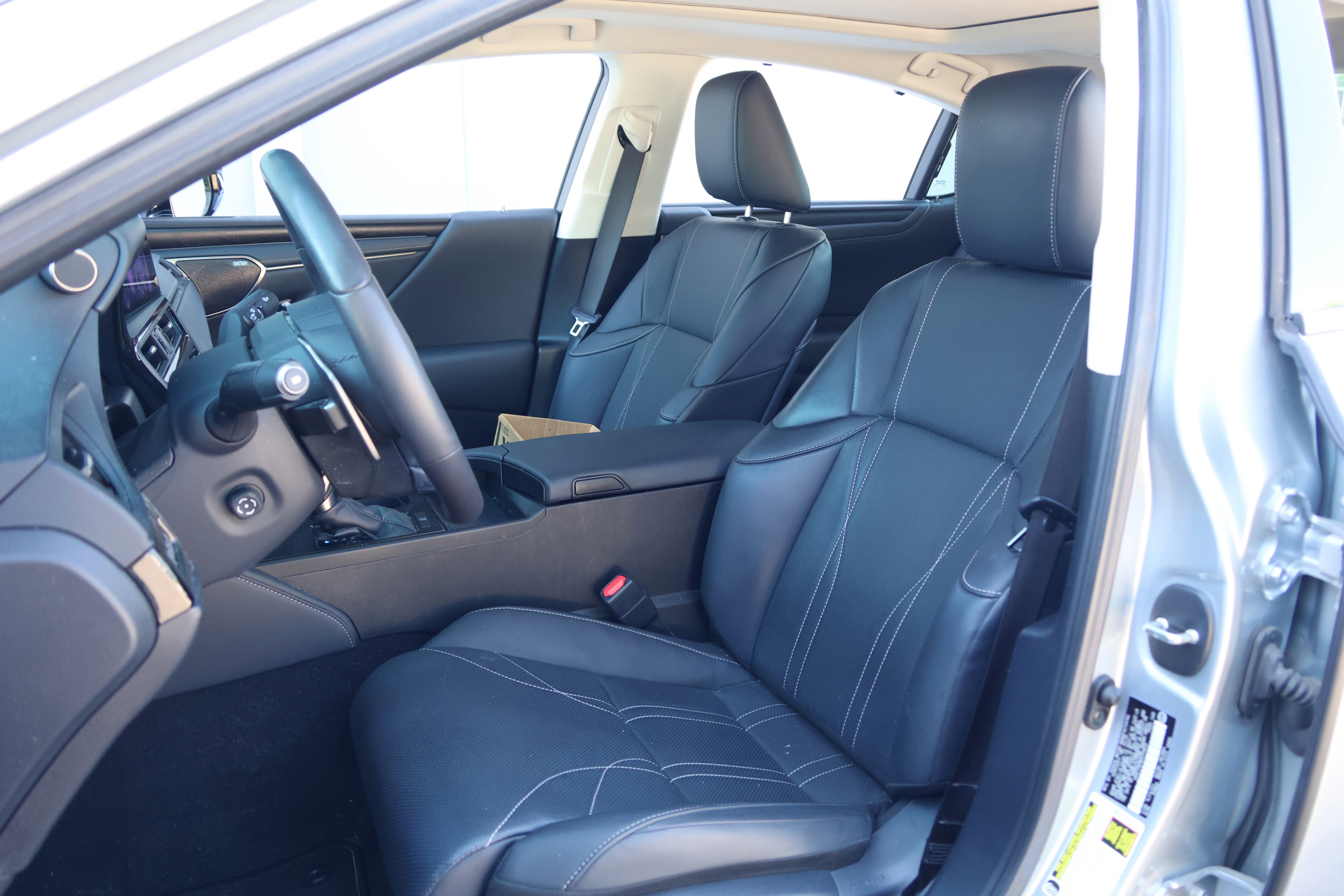 Used 2024 Lexus ES 350 Ultra Luxury w/ Accessory Package (Z2) image 35