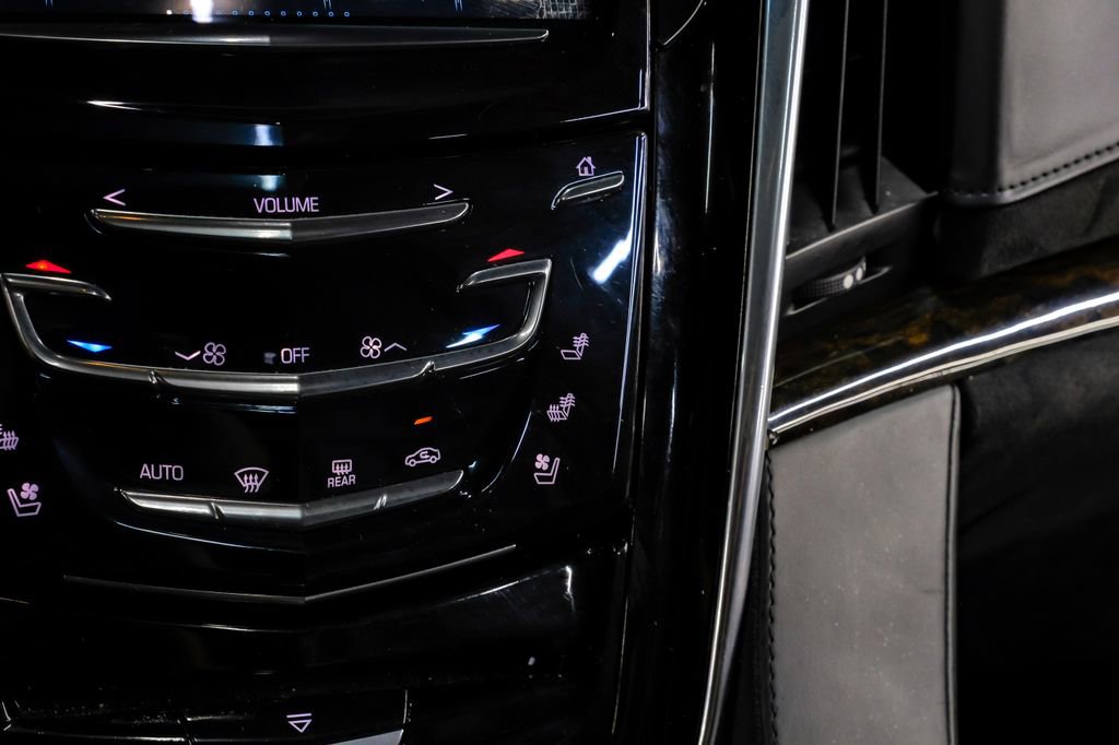 Used 2016 Cadillac Escalade Platinum RWD image 33