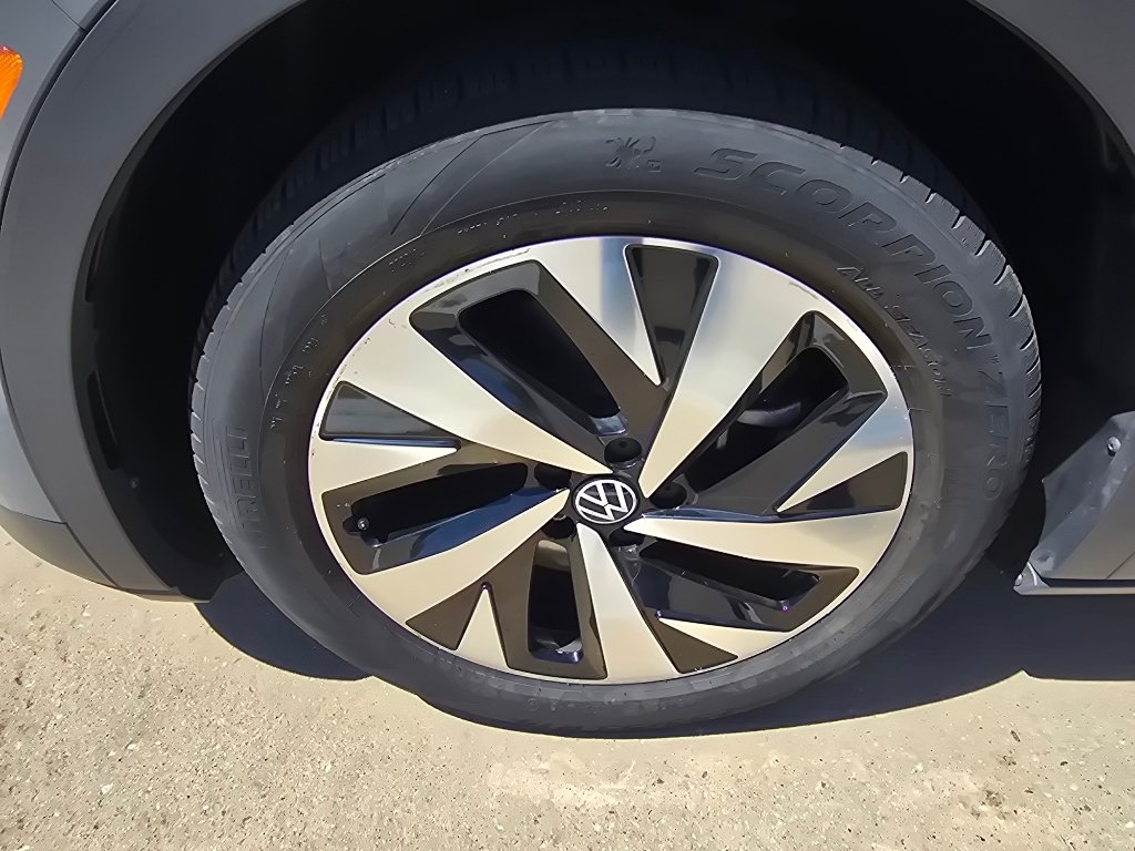 Used 2024 Volkswagen ID.4 2WD image 10