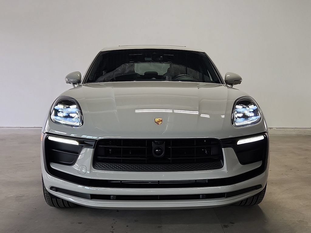 New 2026 Porsche Macan AWD/4WD image 8