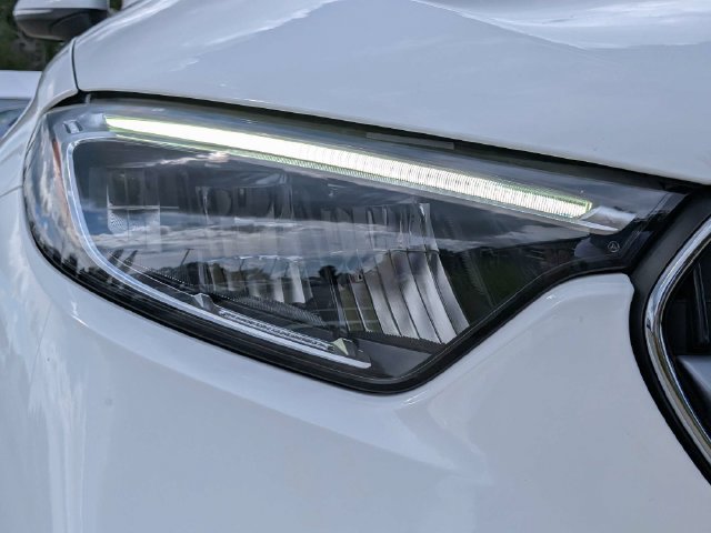 Used 2025 Mercedes-Benz GLC 300 4MATIC image 9