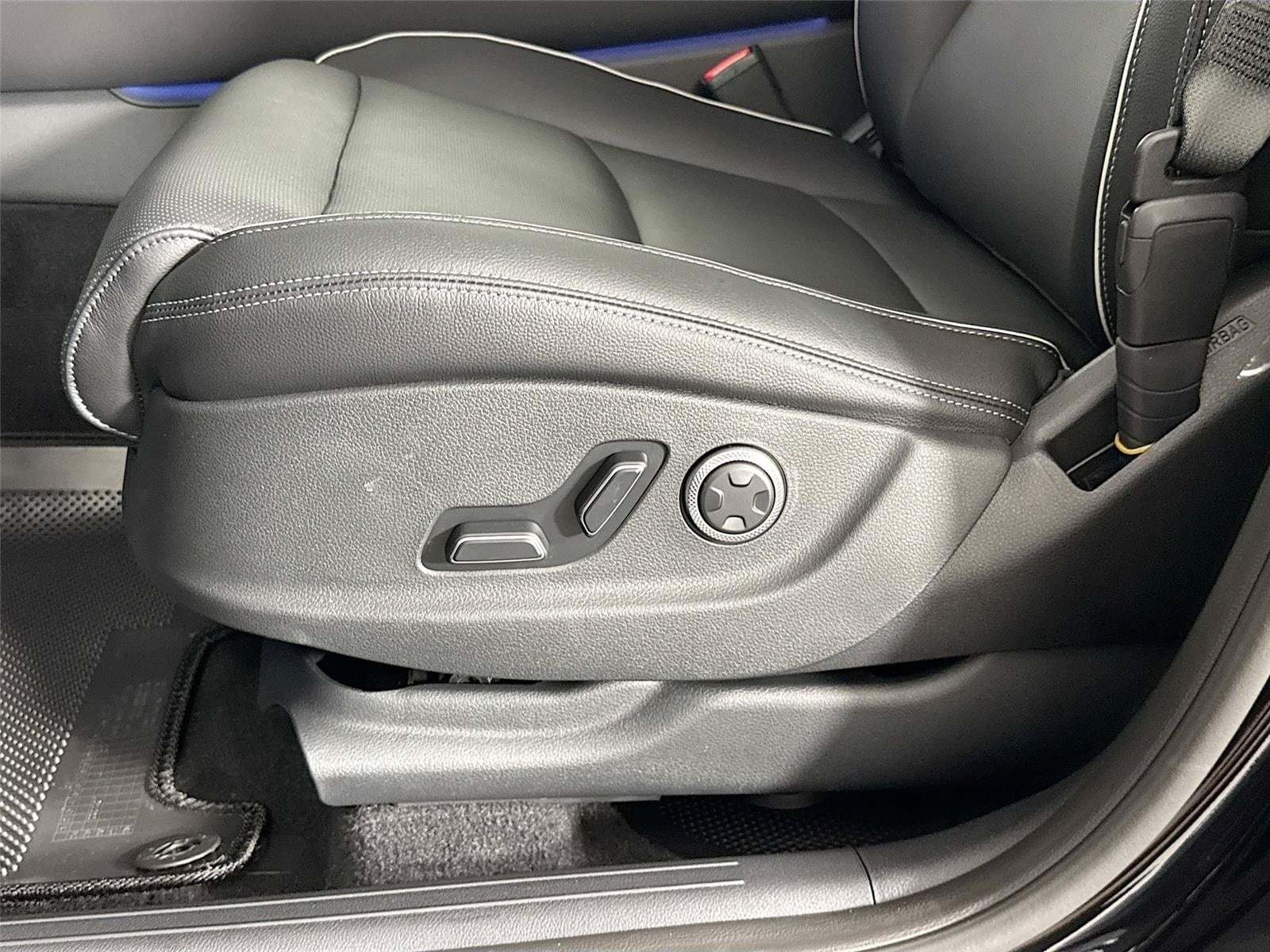 New 2026 Genesis GV70 2.5T Advanced AWD/4WD image 22