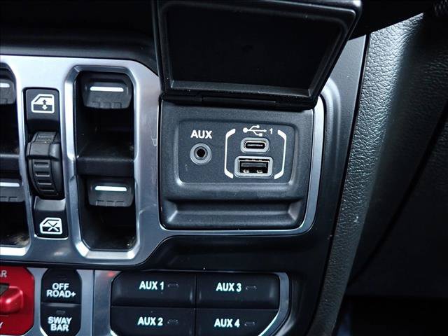 Used 2023 Jeep Gladiator Rubicon w/ Cold Weather Group AWD/4WD image 18