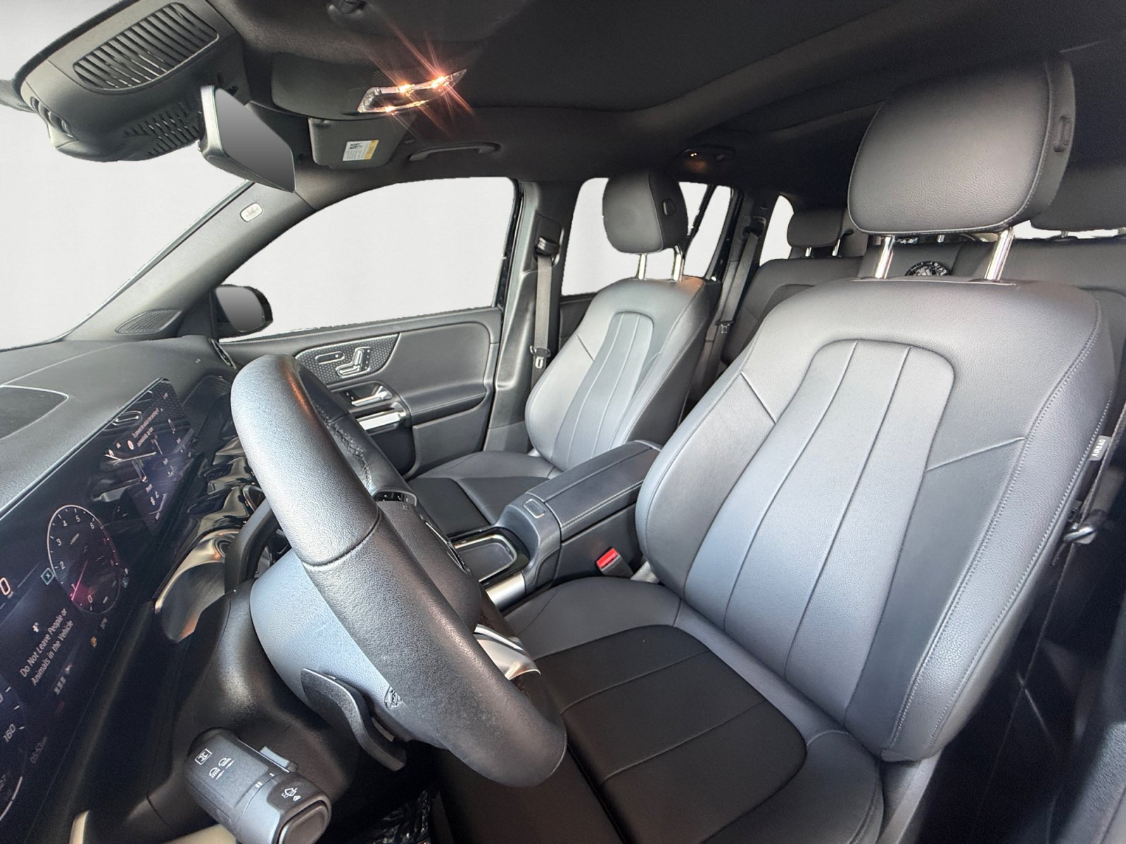 Used 2026 Mercedes-Benz GLB 250 image 10