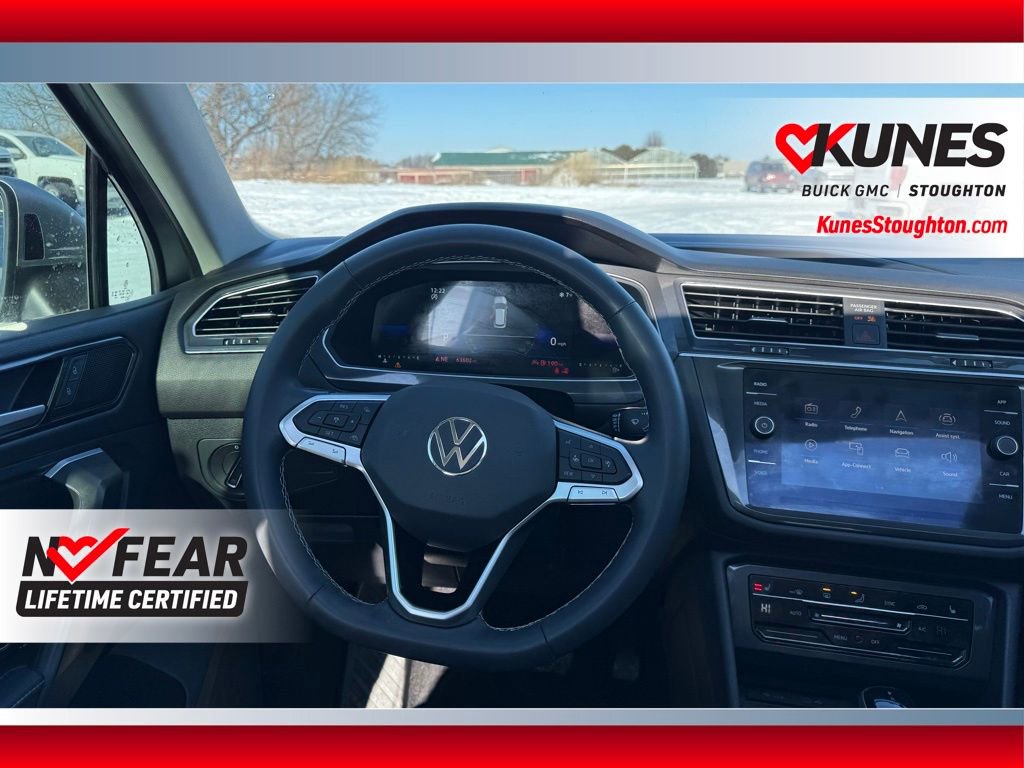 Used 2023 Volkswagen Tiguan SE image 45