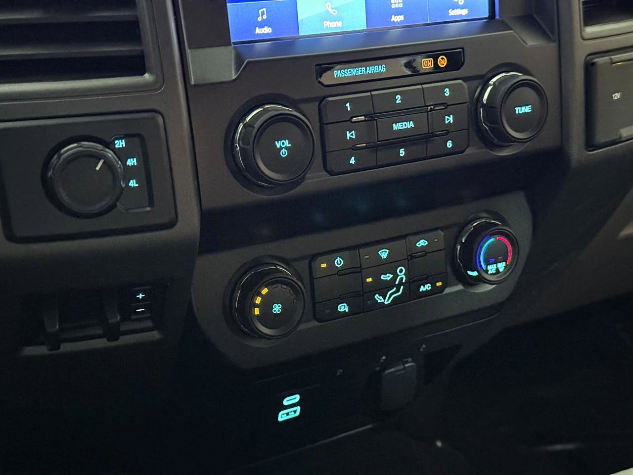 Used 2020 Ford F350 XL w/ STX Appearance Package AWD/4WD image 34
