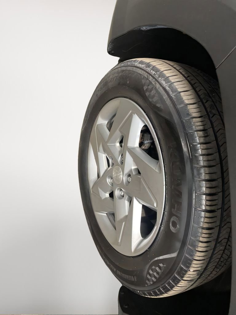 Certified 2024 Hyundai Kona SE image 27