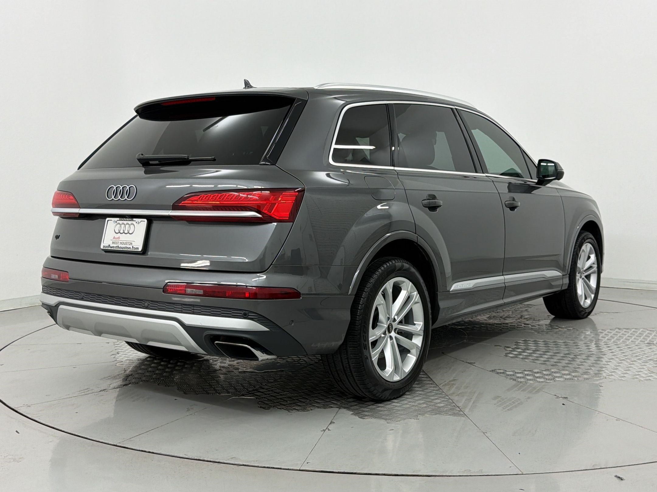 Used 2025 Audi Q7 3.0T Premium Plus AWD/4WD image 9