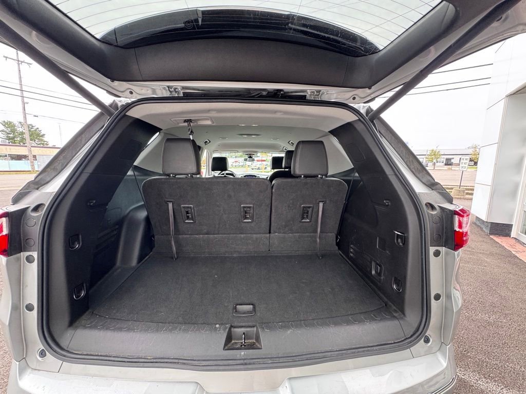 Used 2021 Chevrolet Traverse Premier AWD/4WD image 27