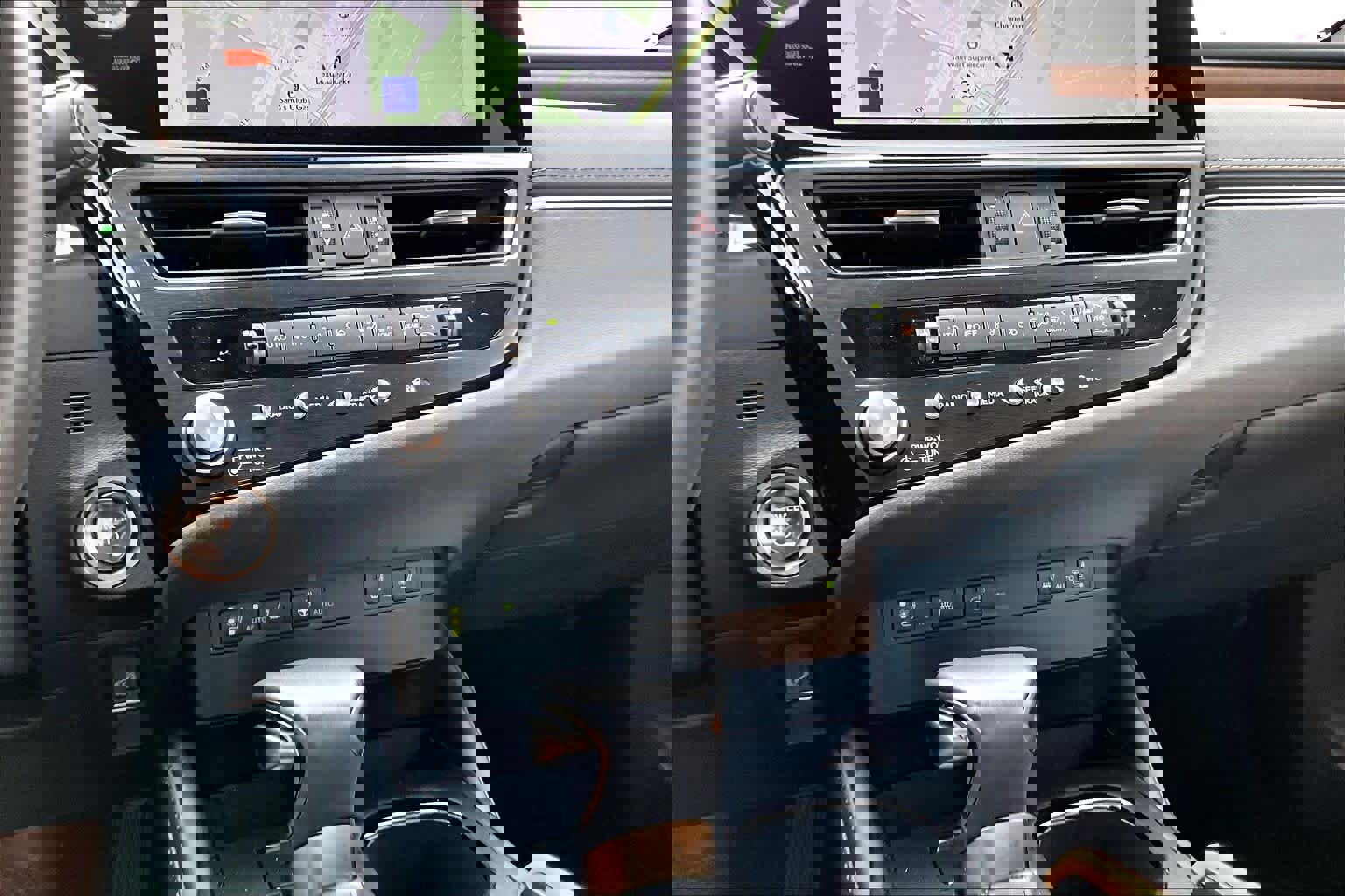 Certified 2025 Lexus ES 300h w/ Premium Package image 35