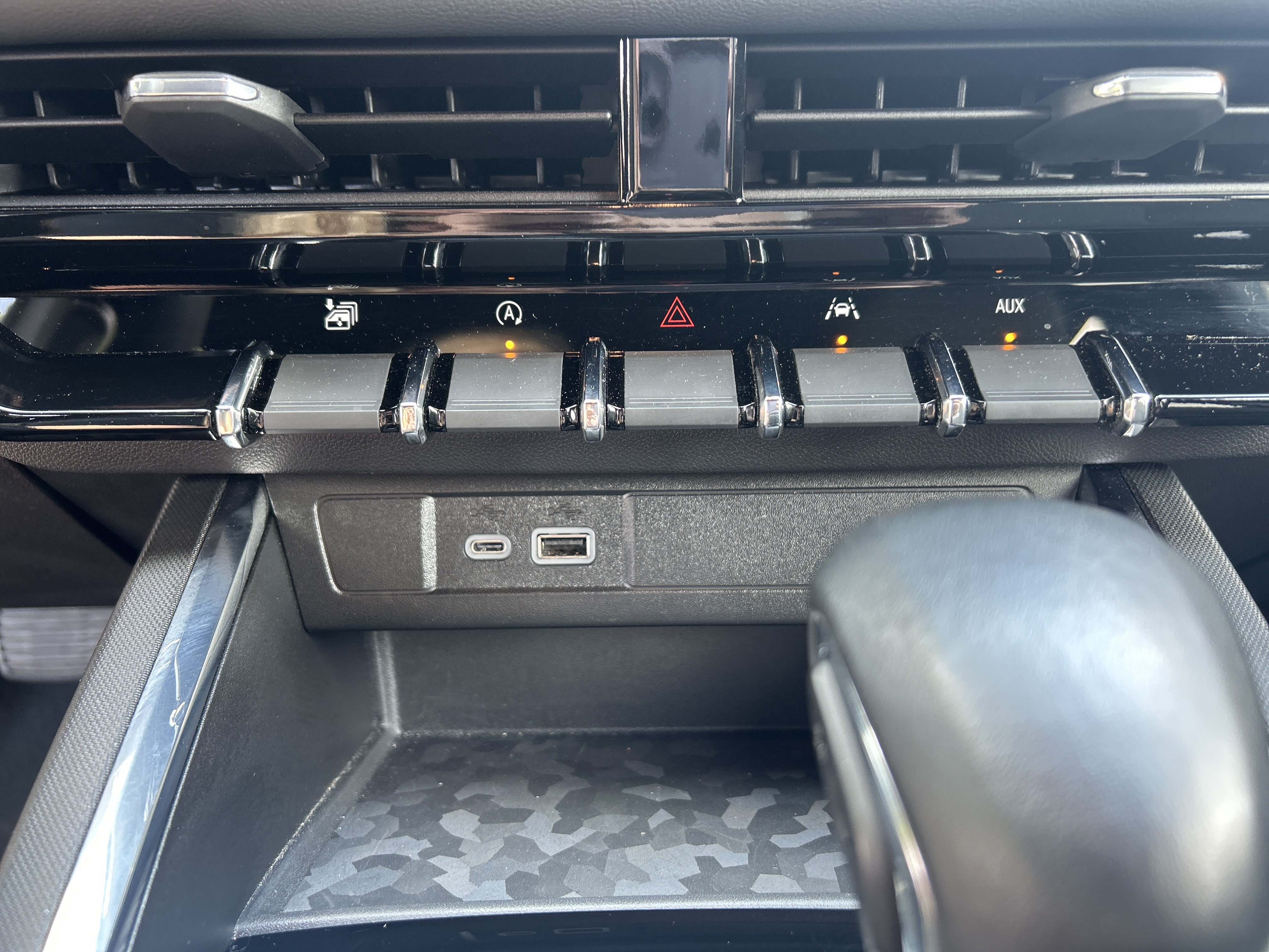 Used 2024 GMC Canyon Elevation w/ Convenience Package AWD/4WD image 25