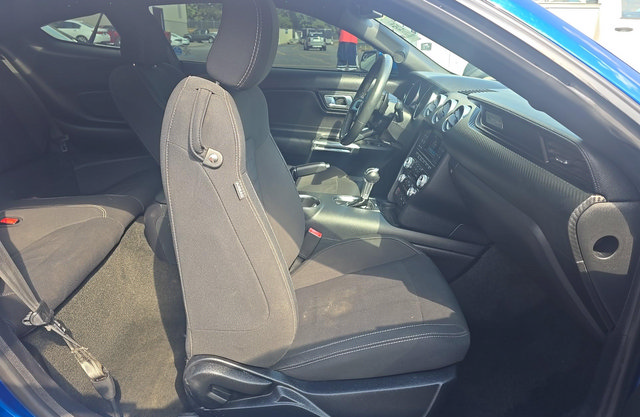 Used 2018 Ford Mustang Coupe RWD image 10