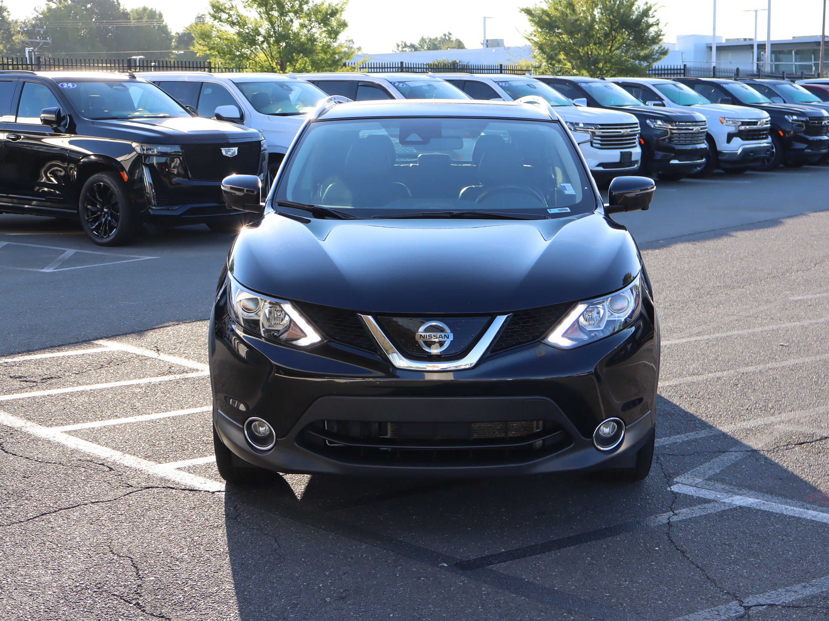 Used 2019 Nissan Rogue Sport SL FWD image 3