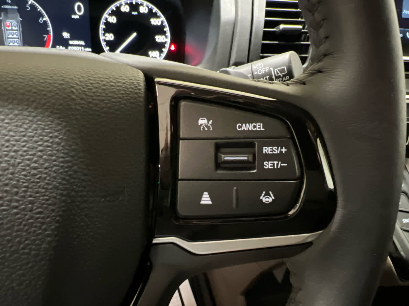 Certified 2025 Honda Odyssey Touring image 28
