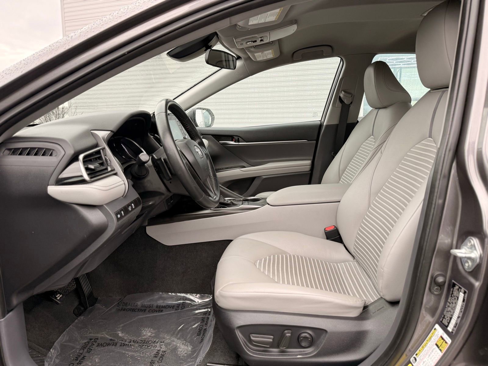 Used 2022 Toyota Camry SE image 14