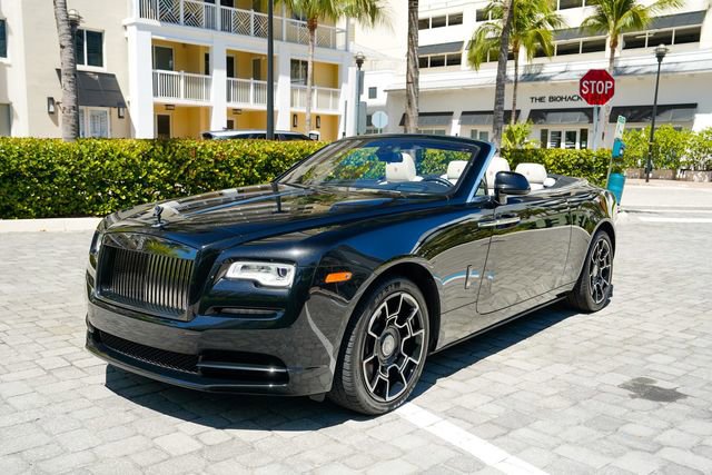 Used 2018 Rolls-Royce Dawn image 2