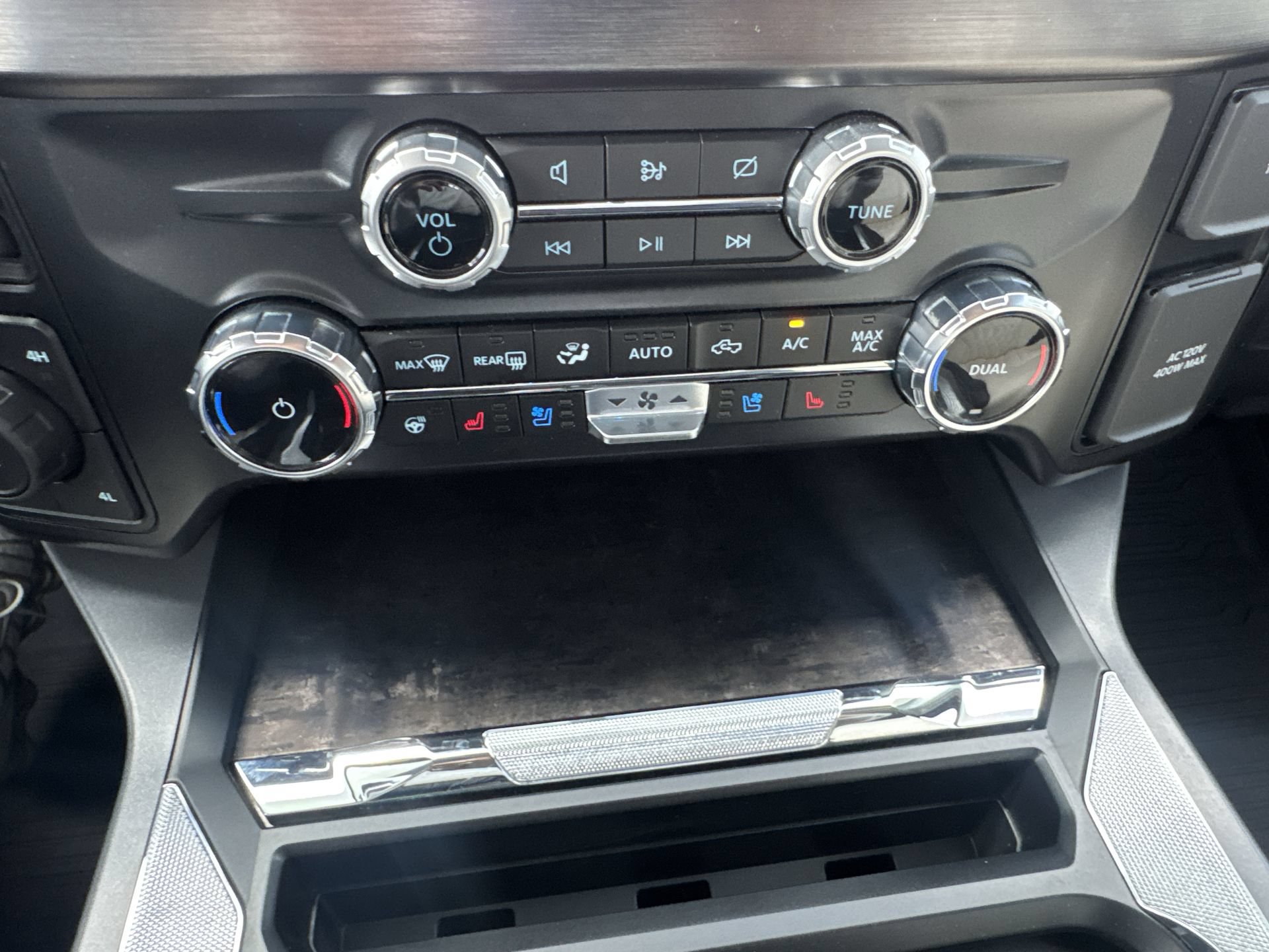 Used 2024 Ford F250 Lariat w/ Lariat Ultimate Package AWD/4WD image 19