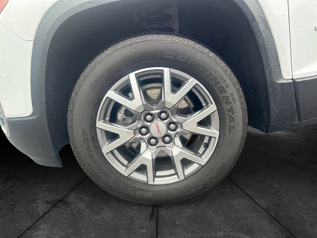 Used 2022 GMC Acadia SLT w/ LPO, Floor Liner Package AWD/4WD image 14