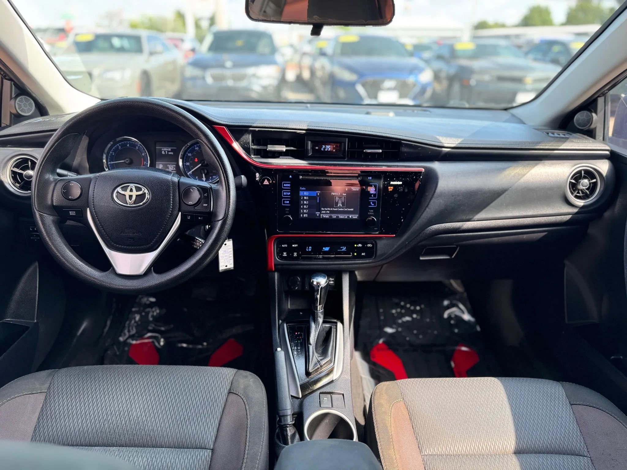 Used 2017 Toyota Corolla LE image 13