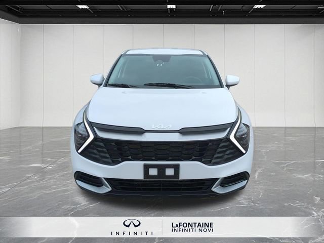 Used 2025 Kia Sportage LX image 3