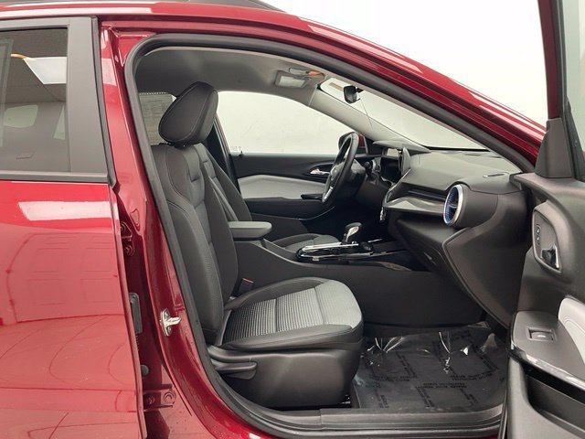 Used 2024 Chevrolet Trax LT w/ Driver Confidence Package FWD image 21