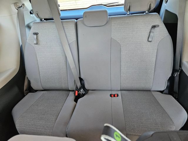 Used 2024 Toyota Sienna LE FWD image 15