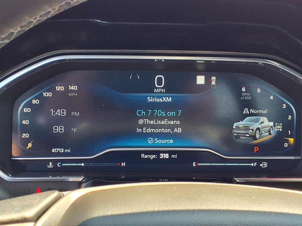 Used 2022 Chevrolet Silverado 1500 High Country w/ Technology Package image 16