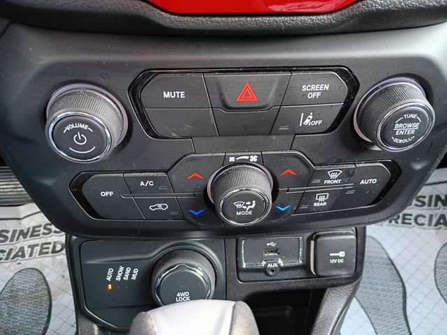 Used 2021 Jeep Renegade Latitude w/ Convenience Group AWD/4WD image 15