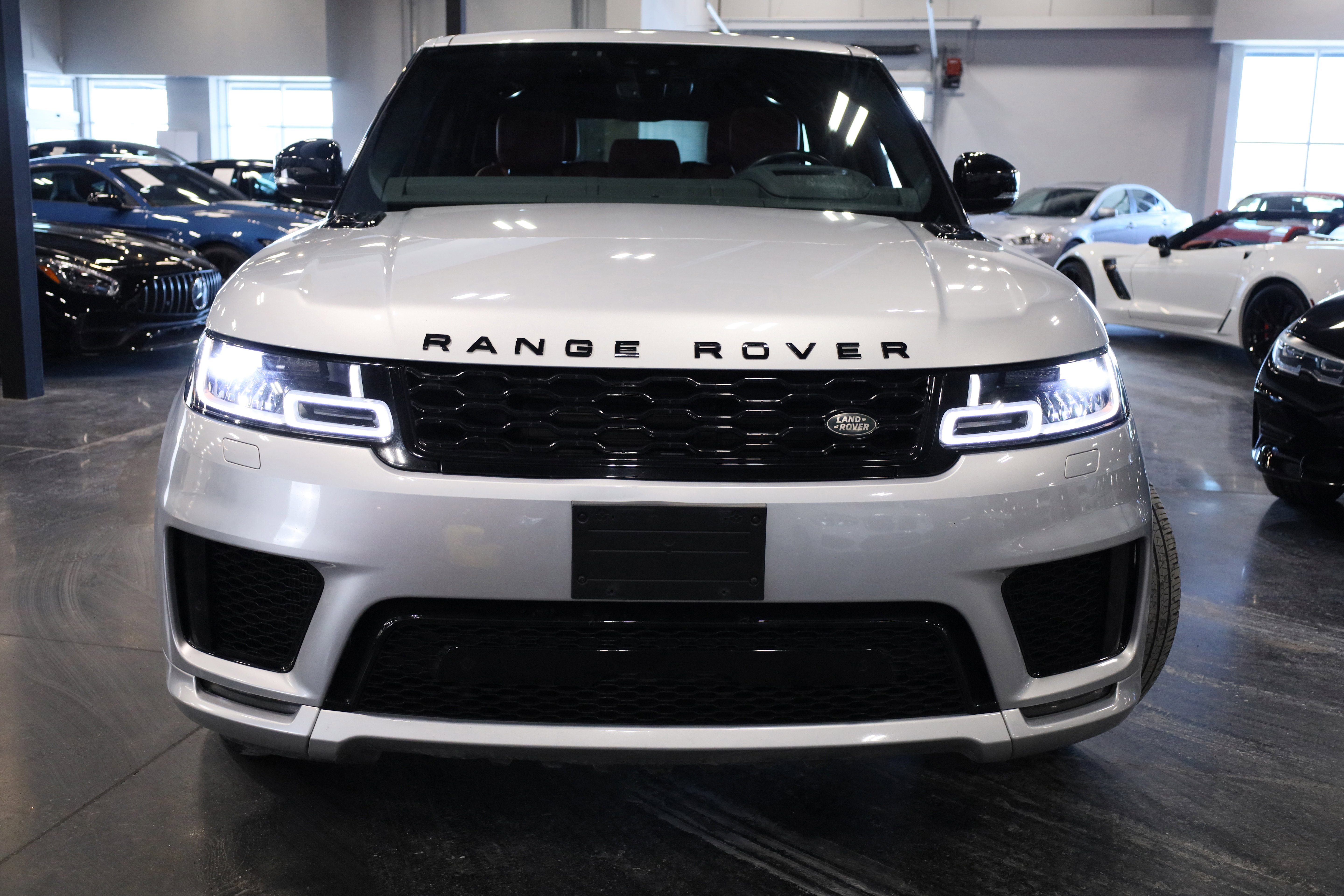 Used 2020 Land Rover Range Rover Sport HSE Dynamic image 2
