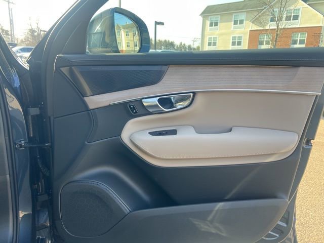 New 2026 Volvo XC90 B6 Plus w/ Protection Package Premier image 13