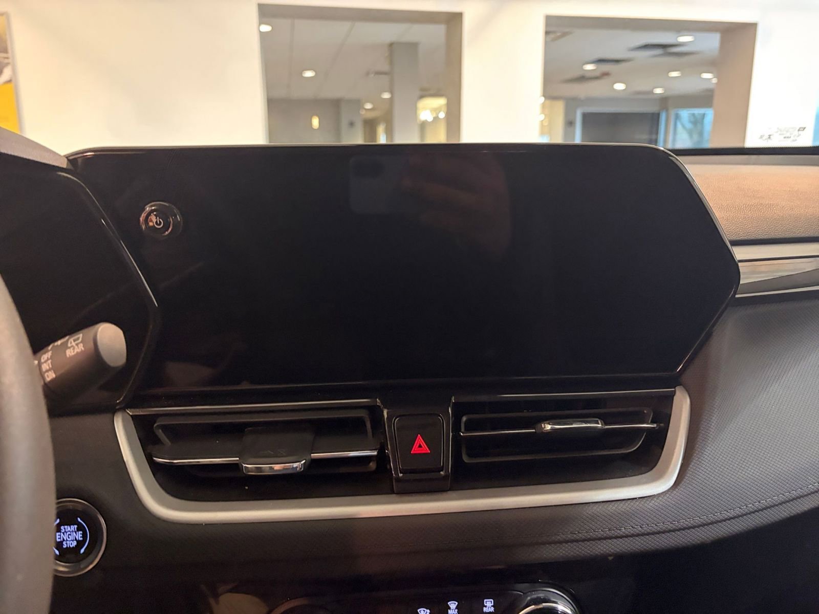 Used 2025 Chevrolet TrailBlazer LT image 18