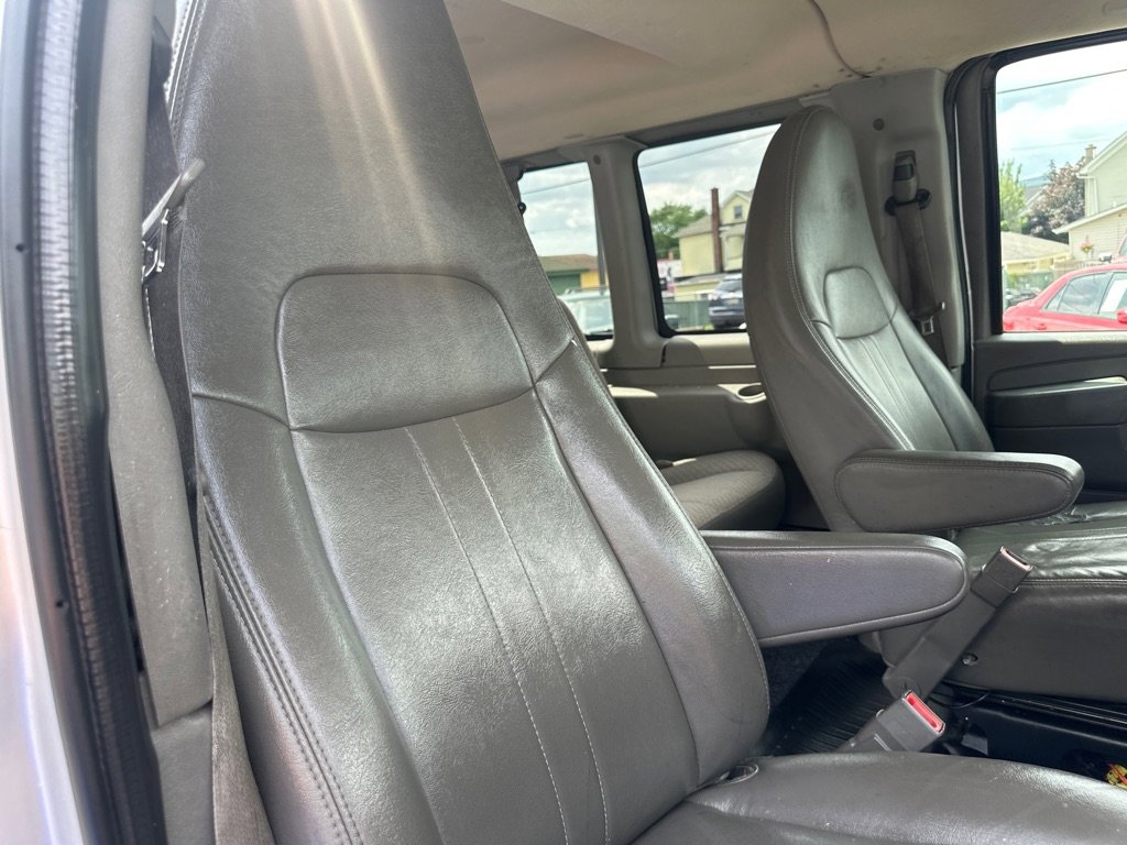 Used 2015 Chevrolet Express 3500 LS image 23