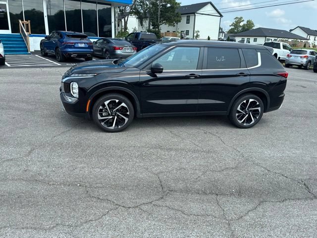 Used 2024 Mitsubishi Outlander SE AWD/4WD image 16