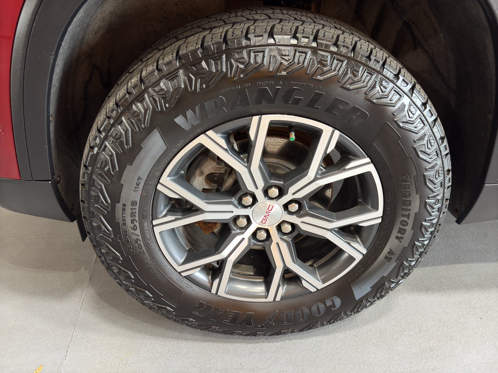 Used 2024 GMC Acadia AT4 w/ Super Cruise Package AWD/4WD image 9