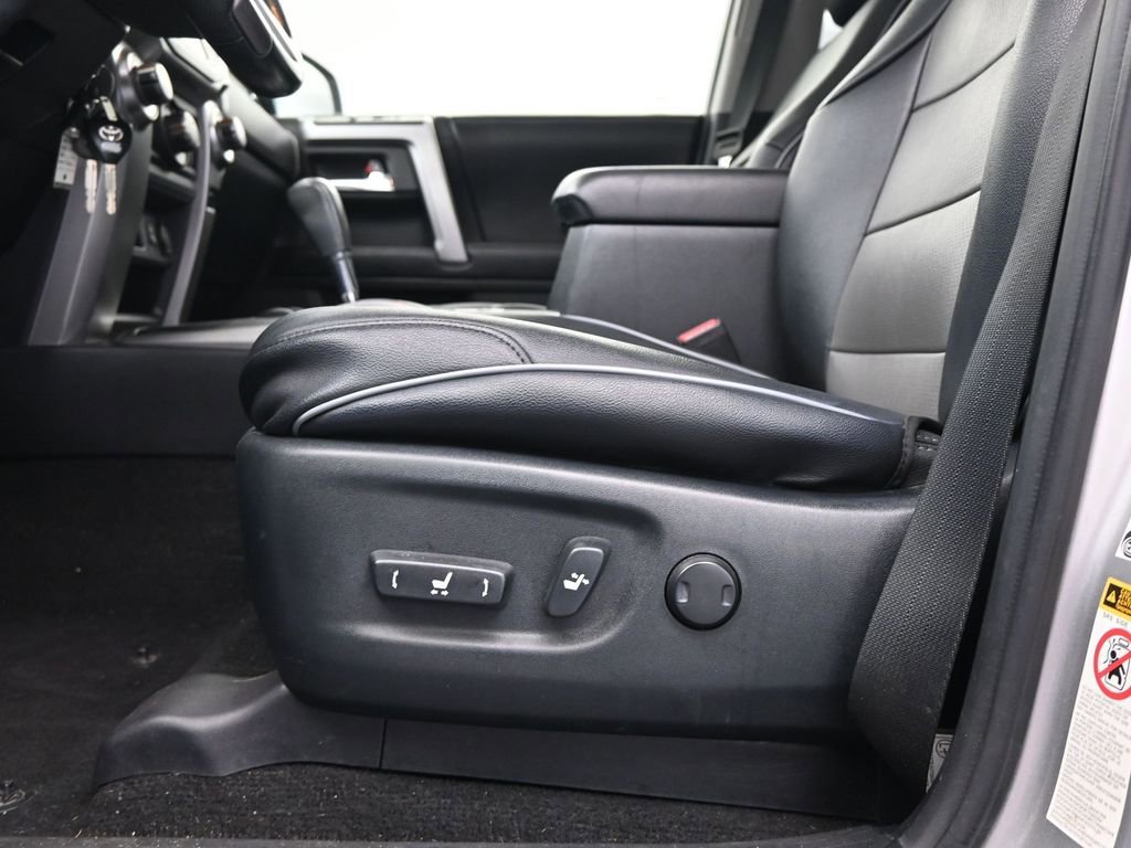 Used 2016 Toyota 4Runner SR5 Premium image 23