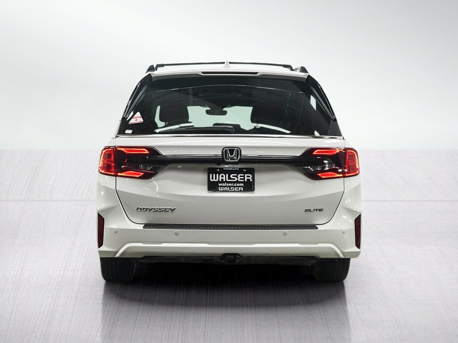 Used 2025 Honda Odyssey Elite image 4
