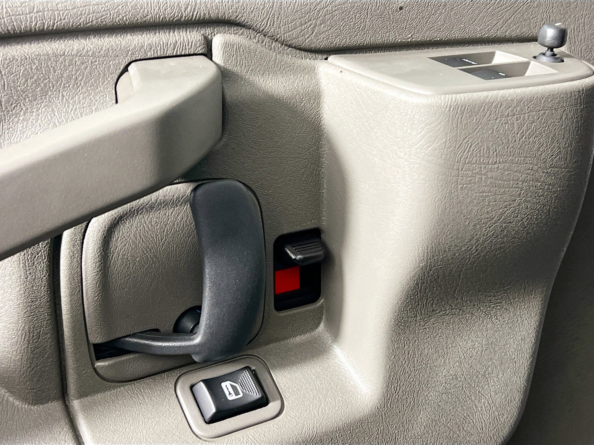 Used 2024 GMC Savana 2500 w/ Driver Convenience Package image 15