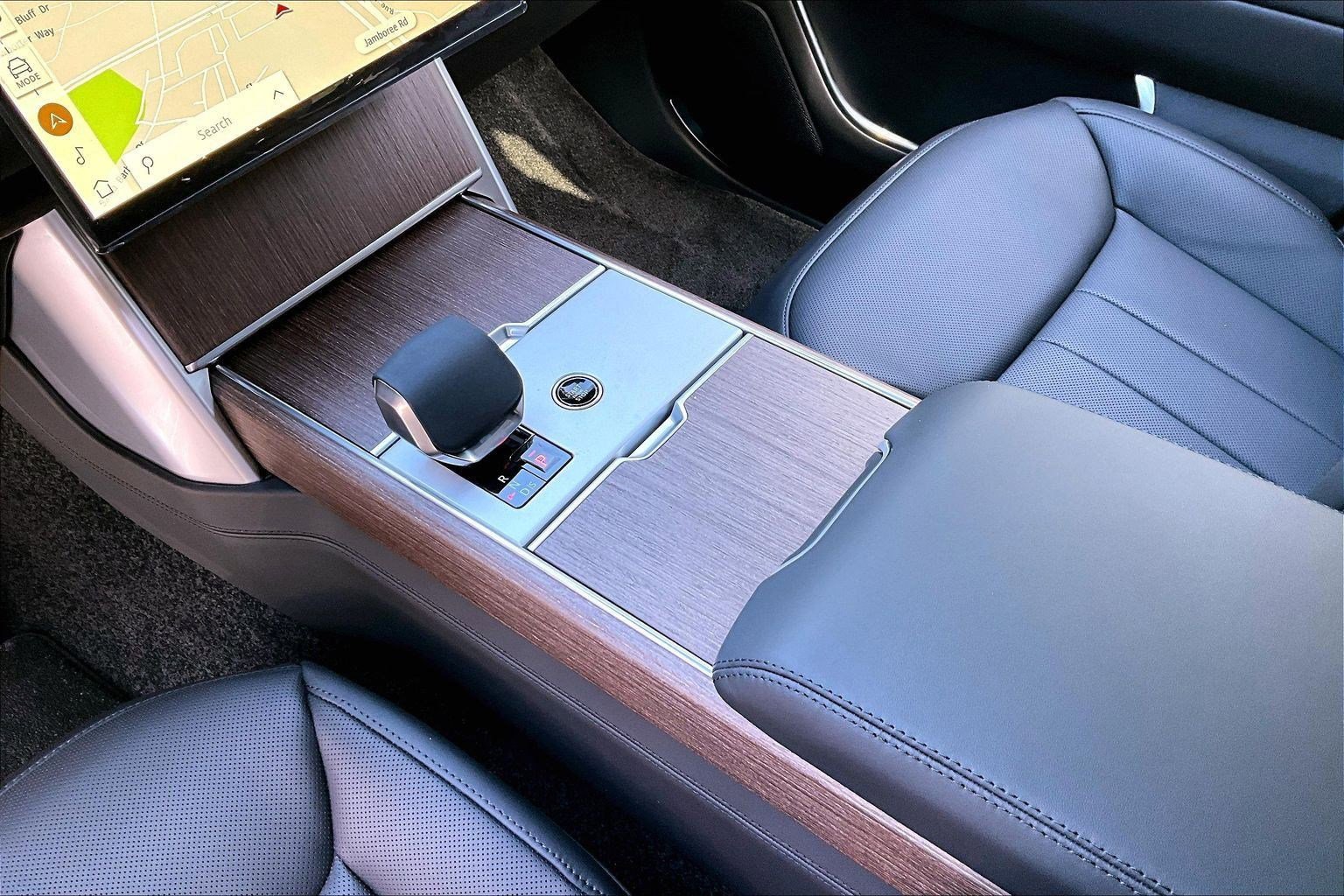 New 2026 Land Rover Range Rover SE image 11