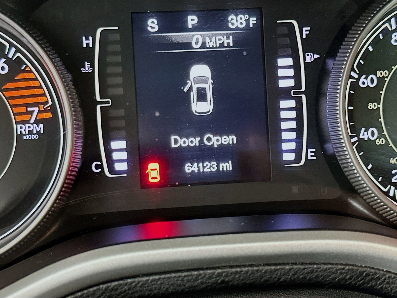 Used 2018 Jeep Cherokee Latitude Plus w/ Comfort/Convenience Group image 13