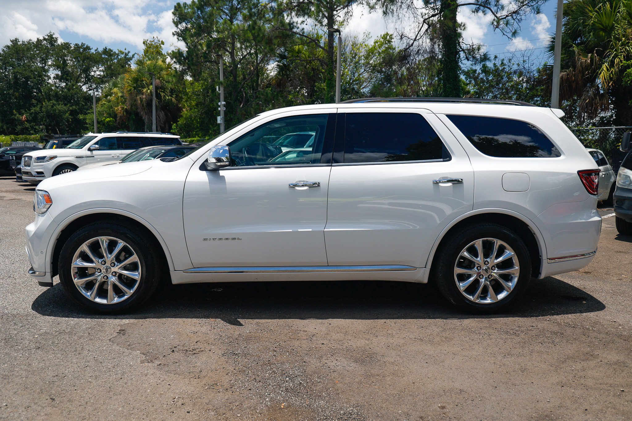 Used 2019 Dodge Durango Citadel w/ Technology Group RWD image 4