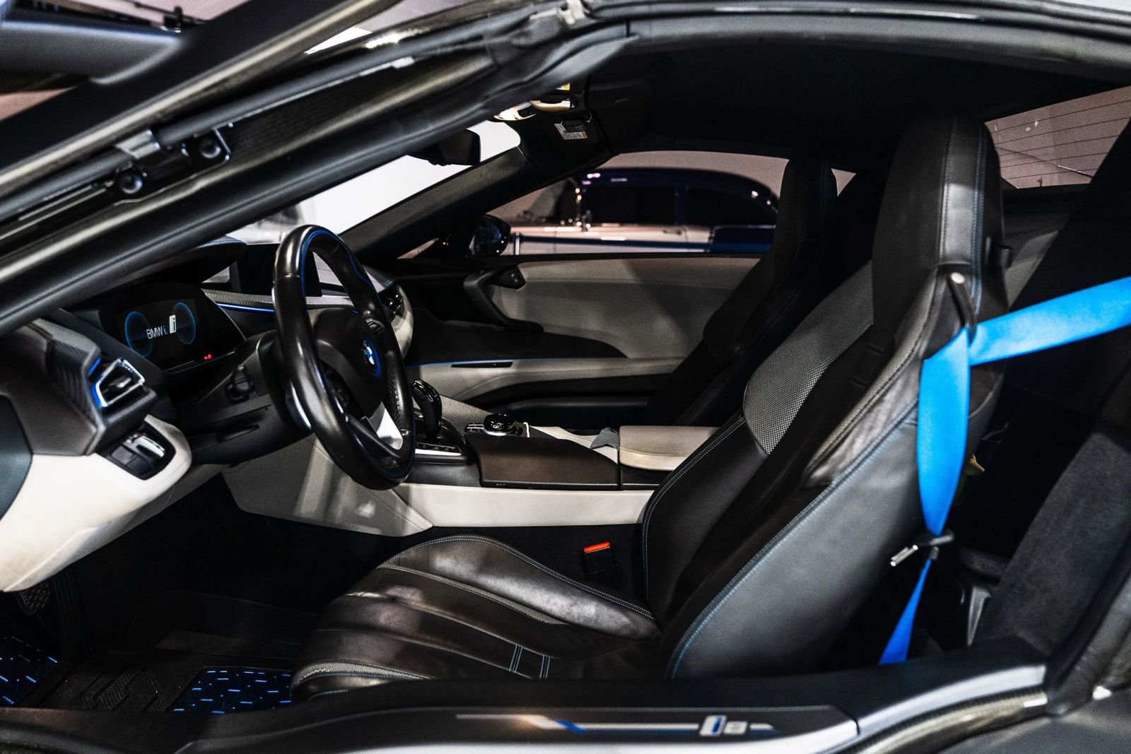 Used 2019 BMW i8 Roadster image 13