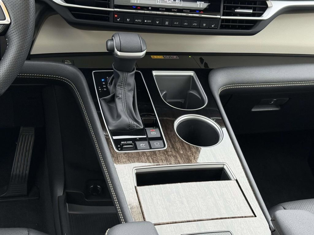 Used 2026 Toyota Sienna Platinum image 23