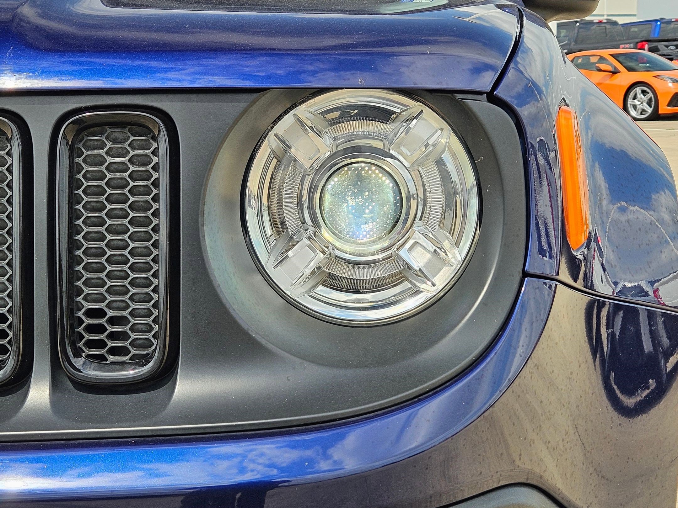 Used 2017 Jeep Renegade Altitude FWD image 12